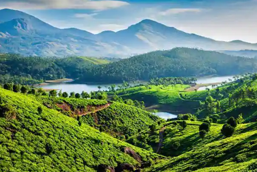 Hills, Backwaters  Nature: Kerala Honeymoon Package