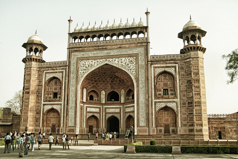 Mughal jewels & Taj Tour